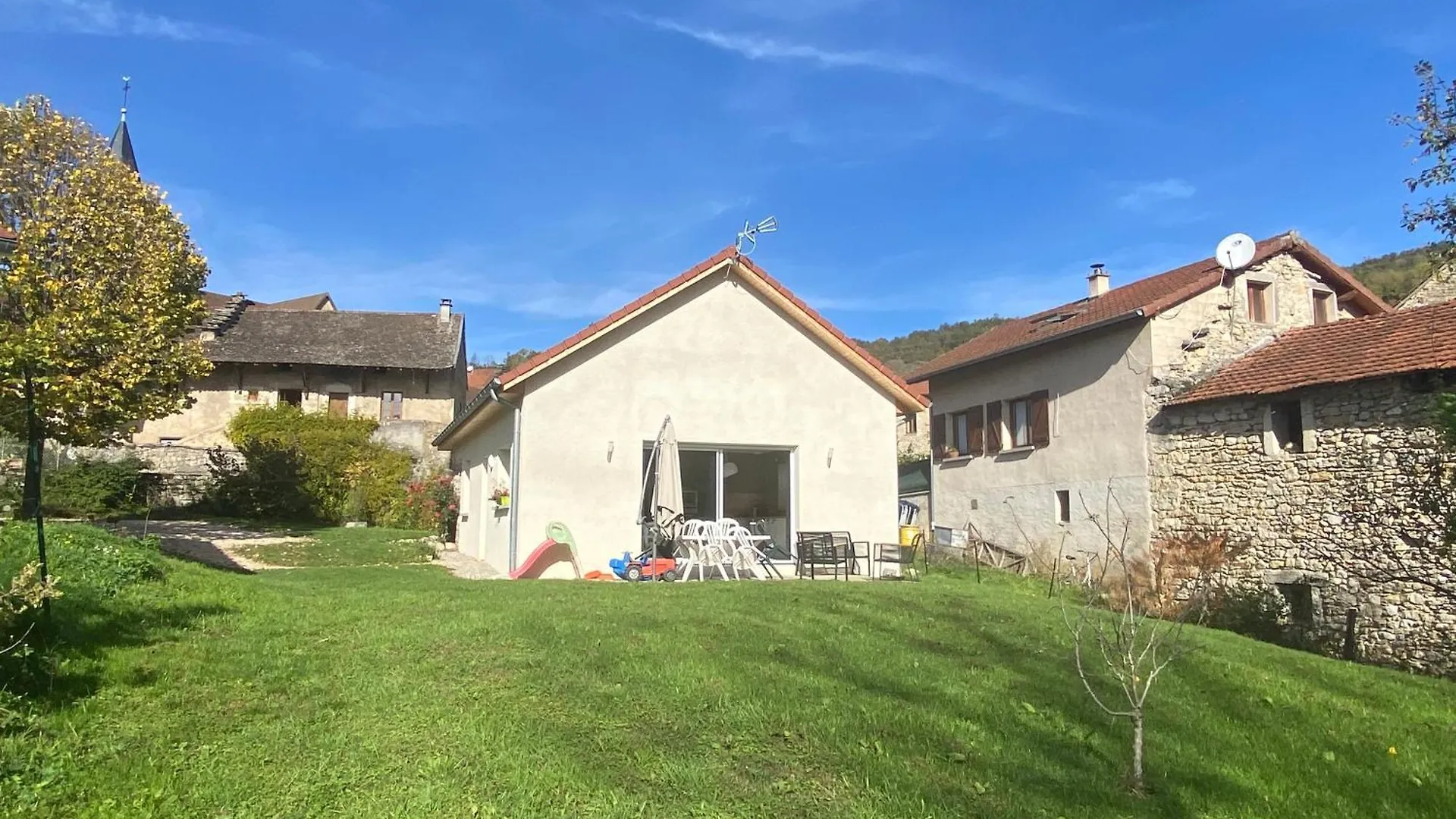Au Moryllon Villa Lompnas 0*,  France
